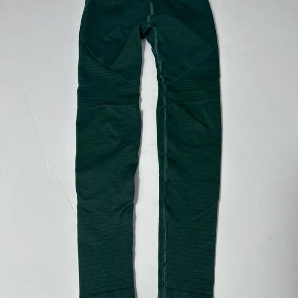 Alphalete Revival Legging - Picture 3 of 4